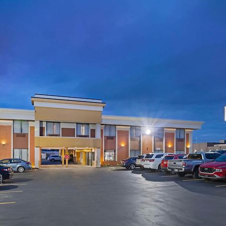 Best Western Inn At The Rochester Airport Exteriör bild