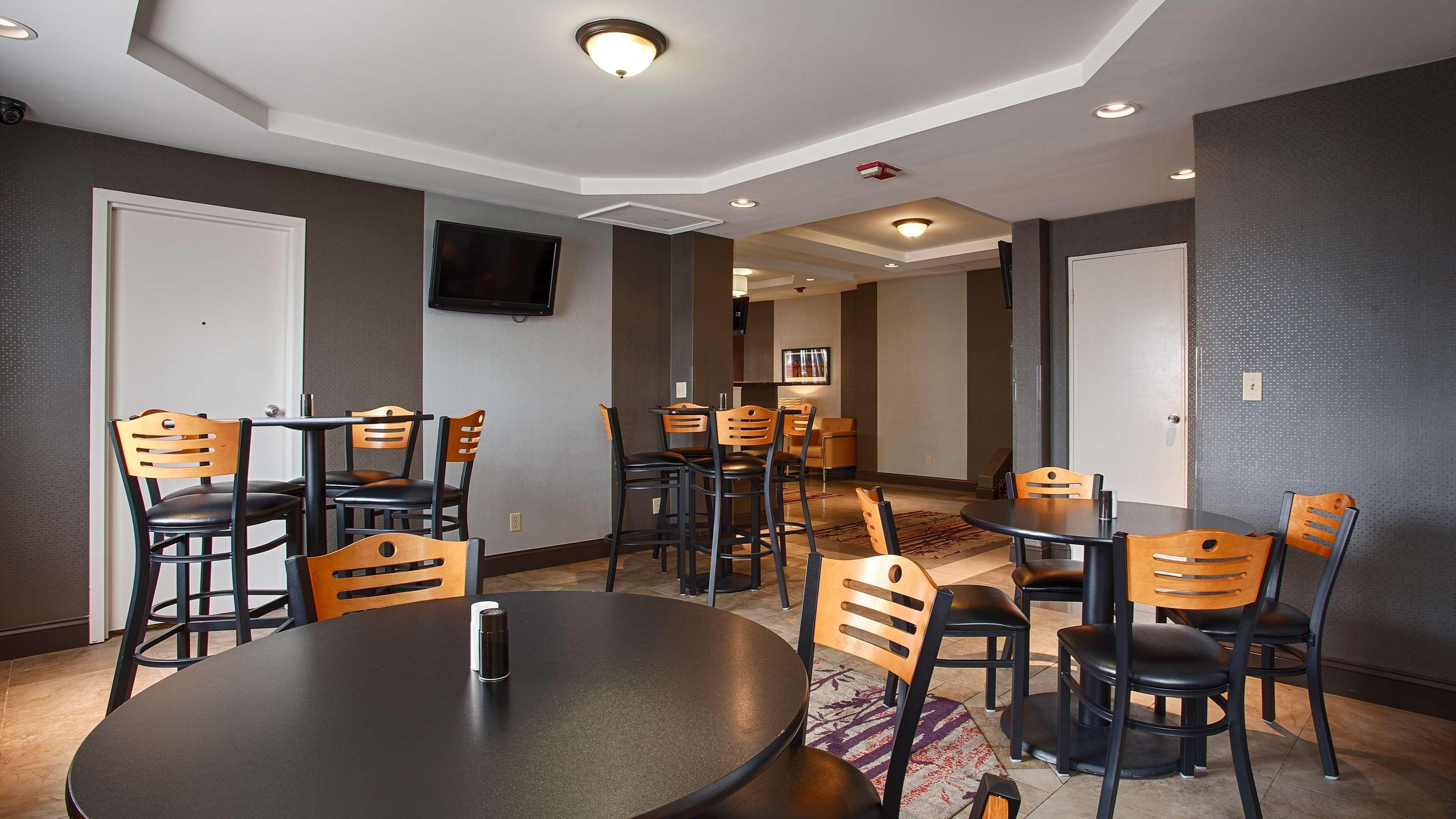Best Western Inn At The Rochester Airport Exteriör bild