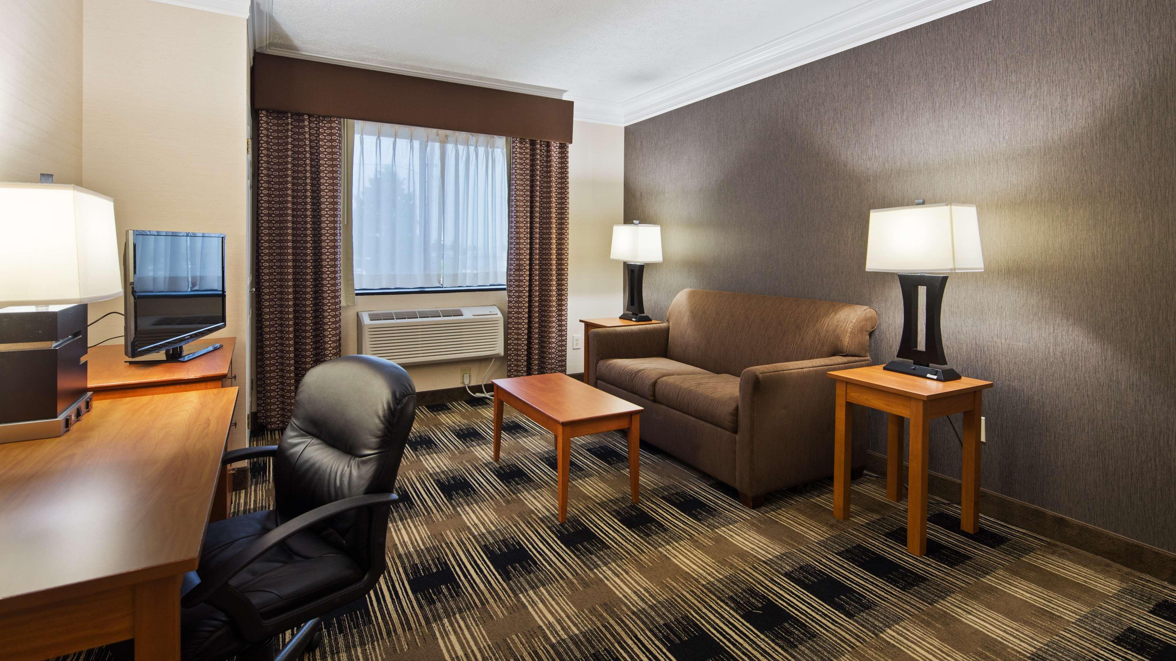 Best Western Inn At The Rochester Airport Exteriör bild