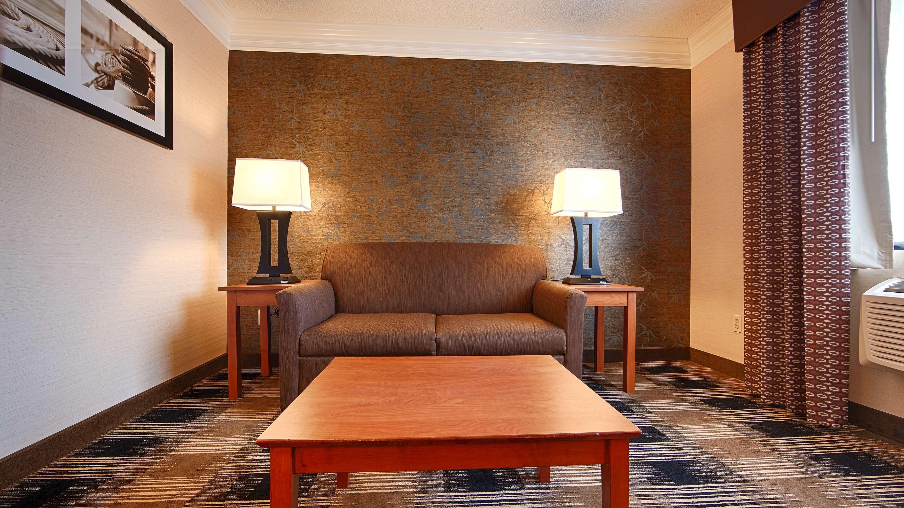 Best Western Inn At The Rochester Airport Exteriör bild