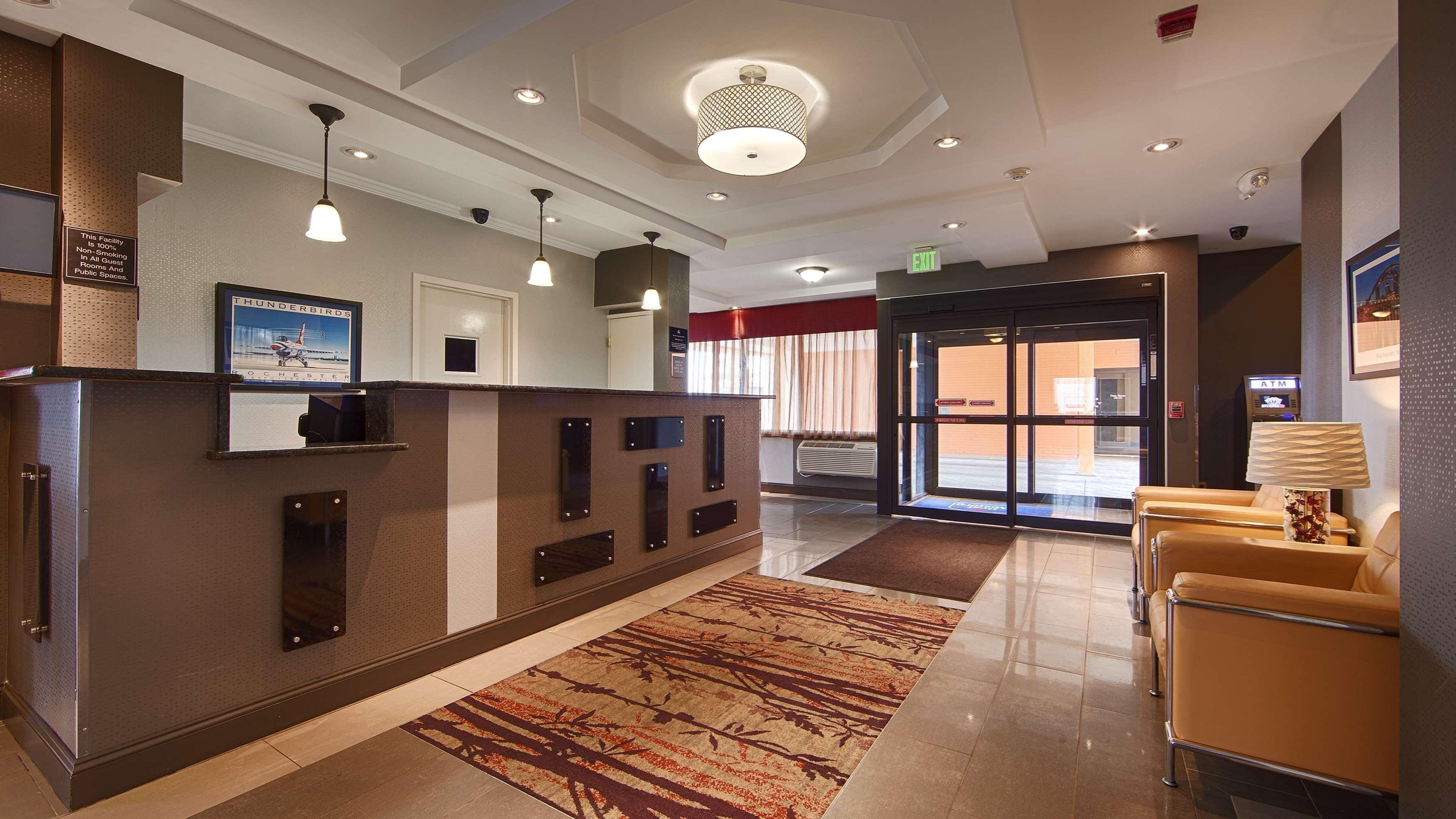 Best Western Inn At The Rochester Airport Exteriör bild