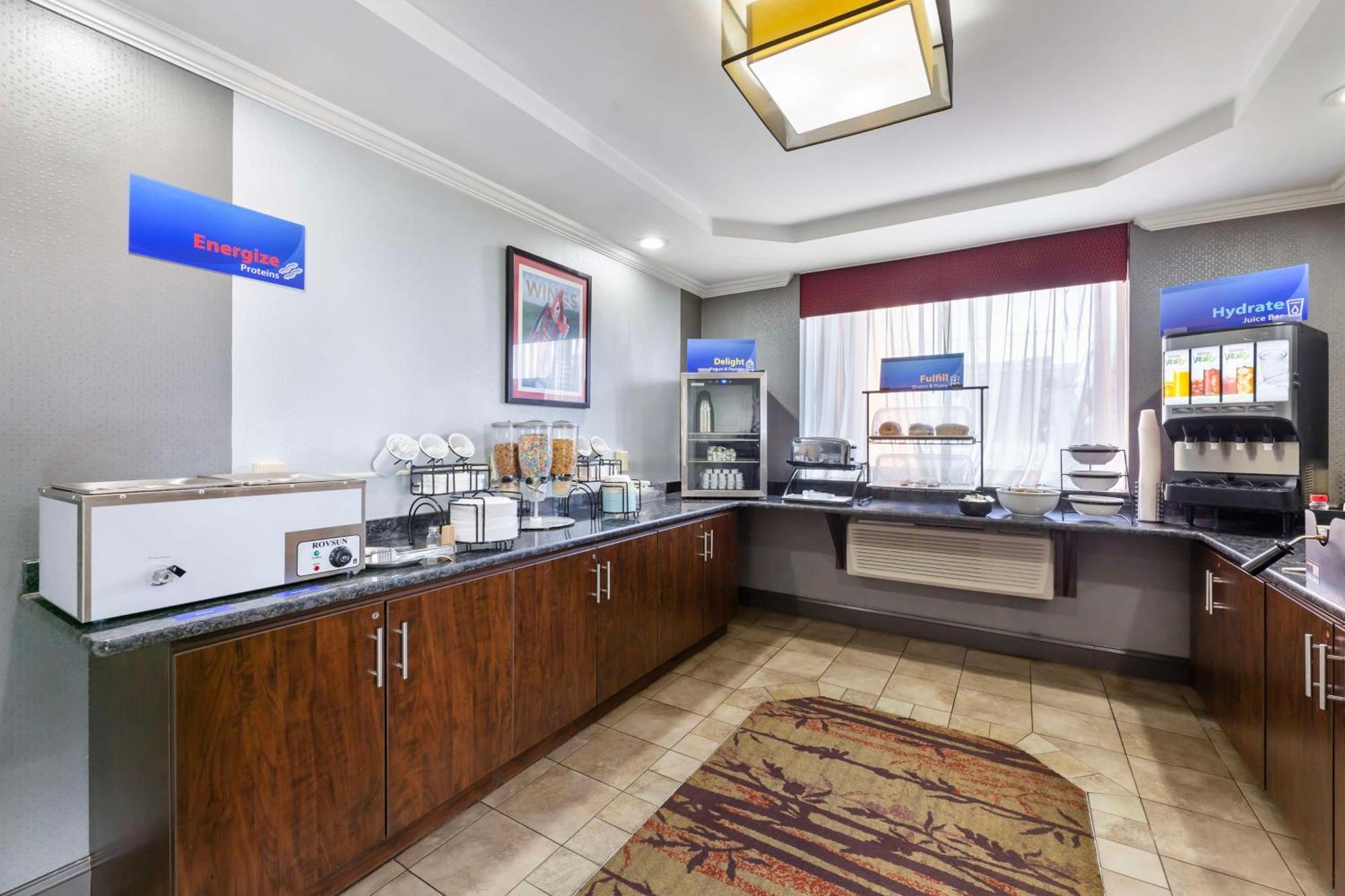 Best Western Inn At The Rochester Airport Exteriör bild
