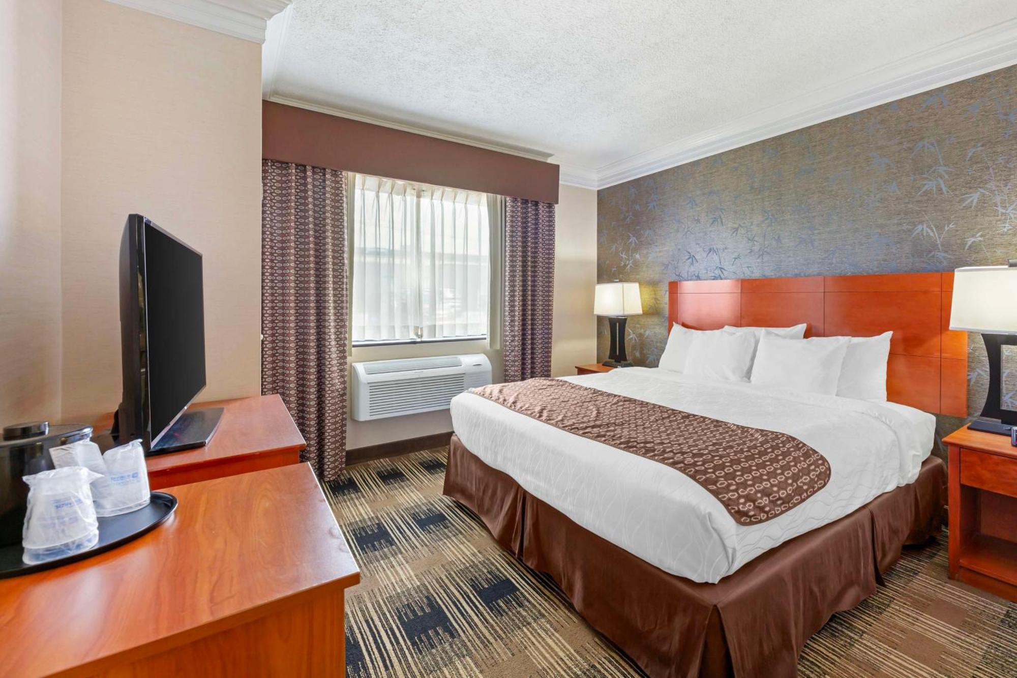 Best Western Inn At The Rochester Airport Exteriör bild