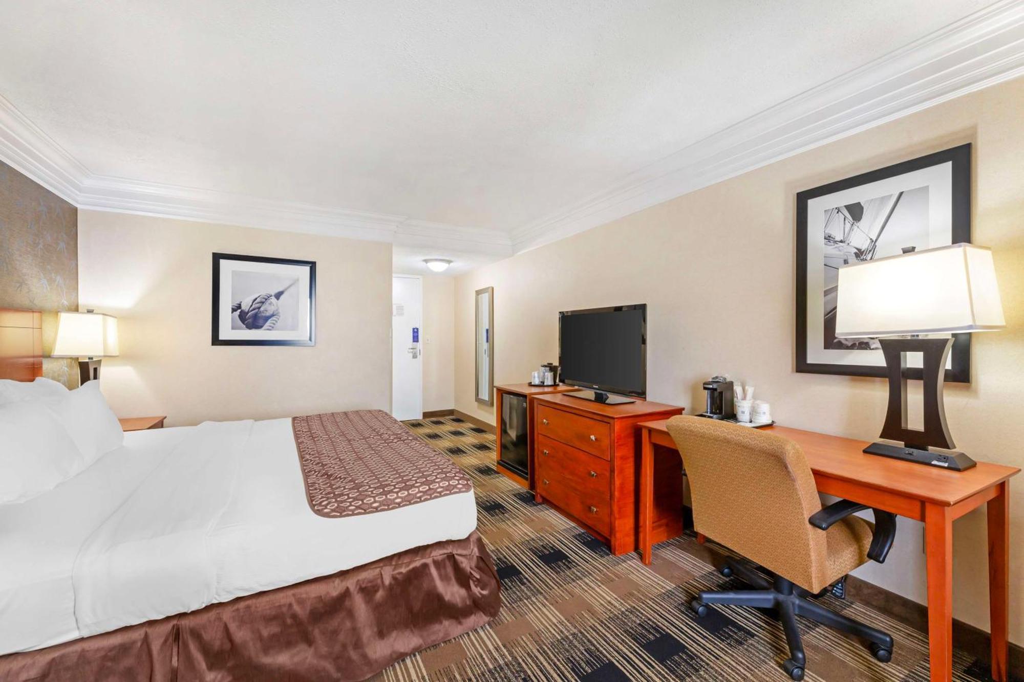 Best Western Inn At The Rochester Airport Exteriör bild